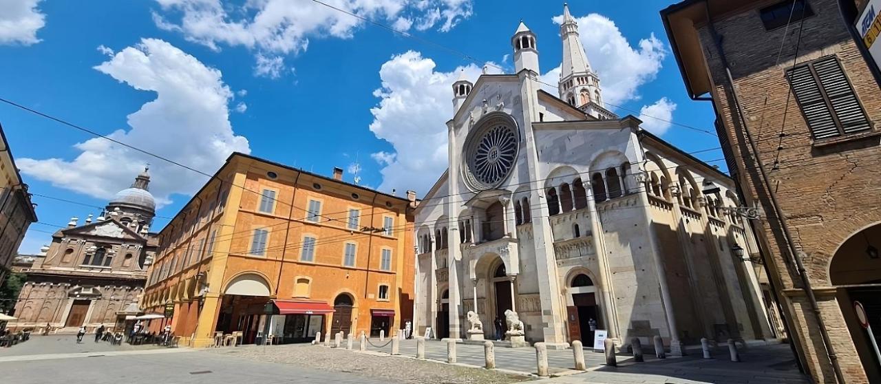 Luxury Apartment Next To The Francescana Modena Exterior photo